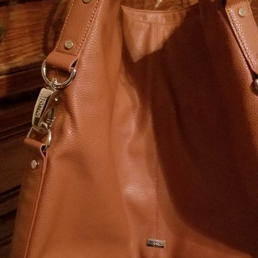 Shoulder purse